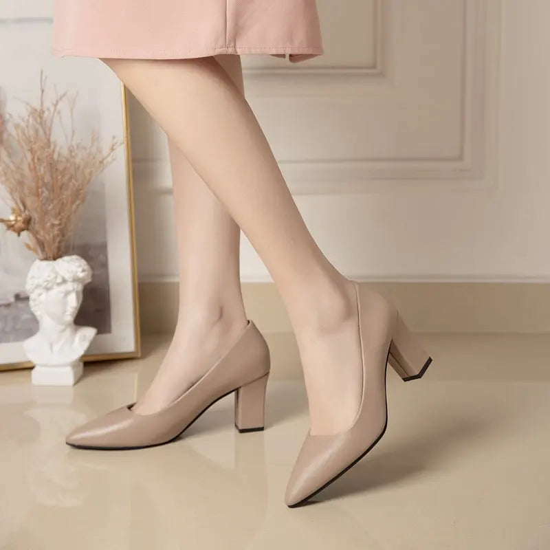 Sapatos de Salto Alto de Couro Envernizado - Elegância e Moda para Mulheres, Perfeitos para o Trabalho!