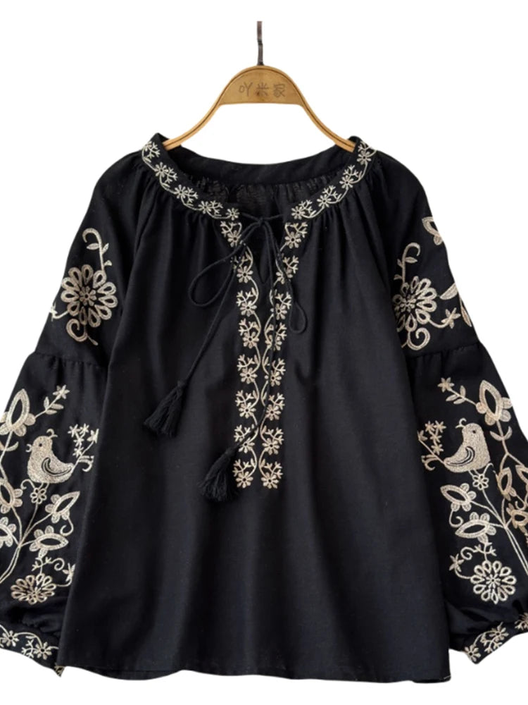 Blusa Feminina EWQ com Bordado - Gola com Cordões, Mangas Bufantes, Estilo Boho